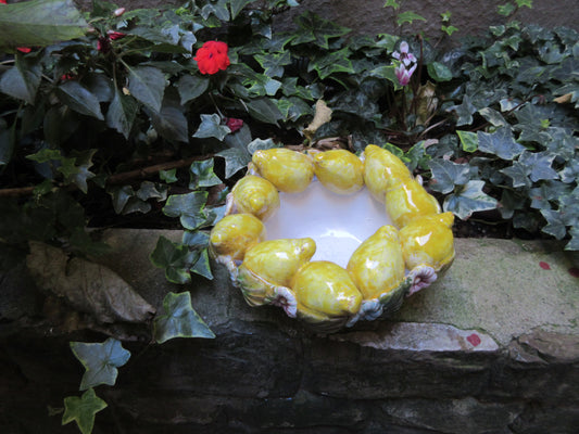 Where to buy a centerpiece with fruit that looks real?