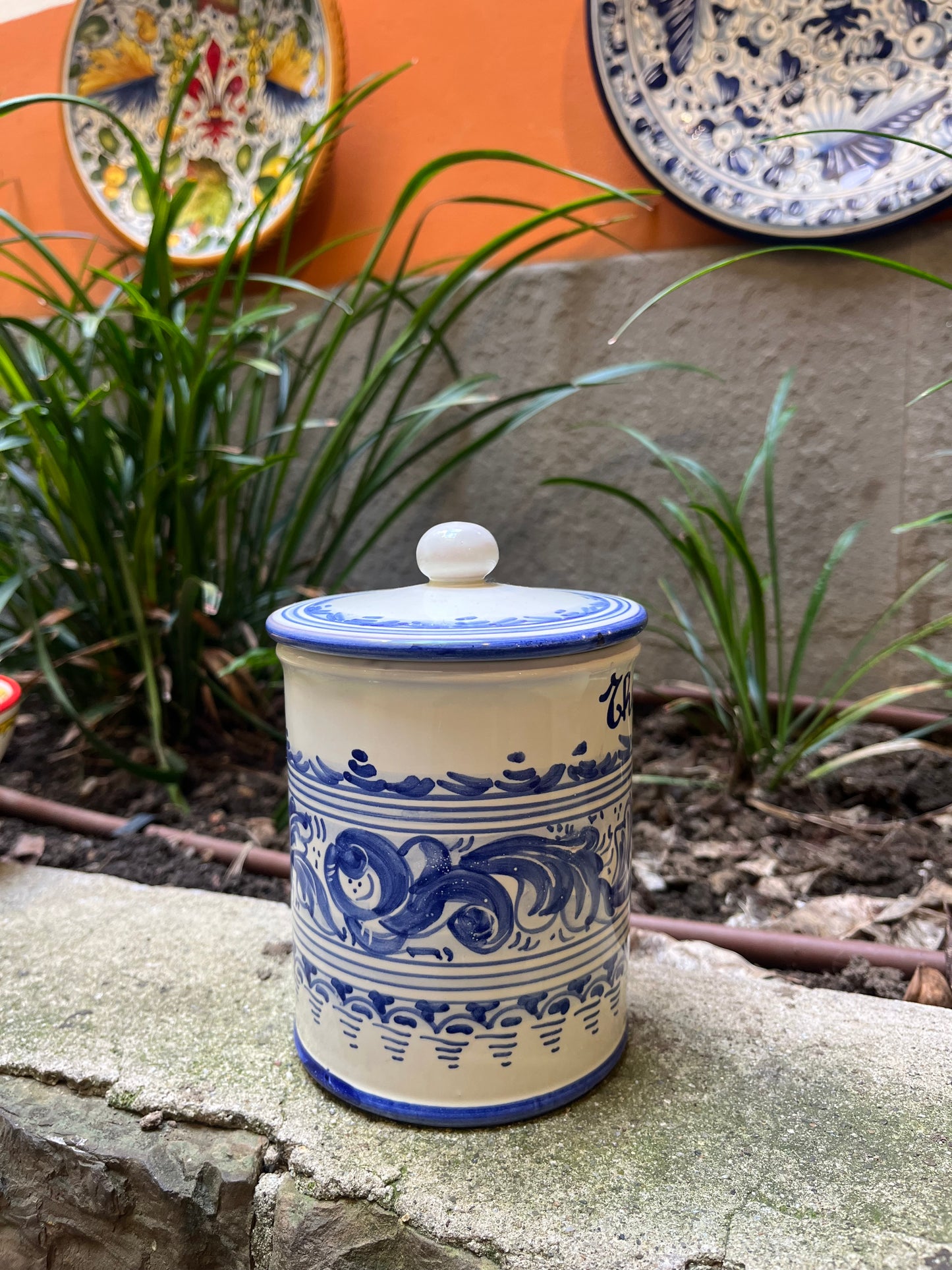Ceramic tea container