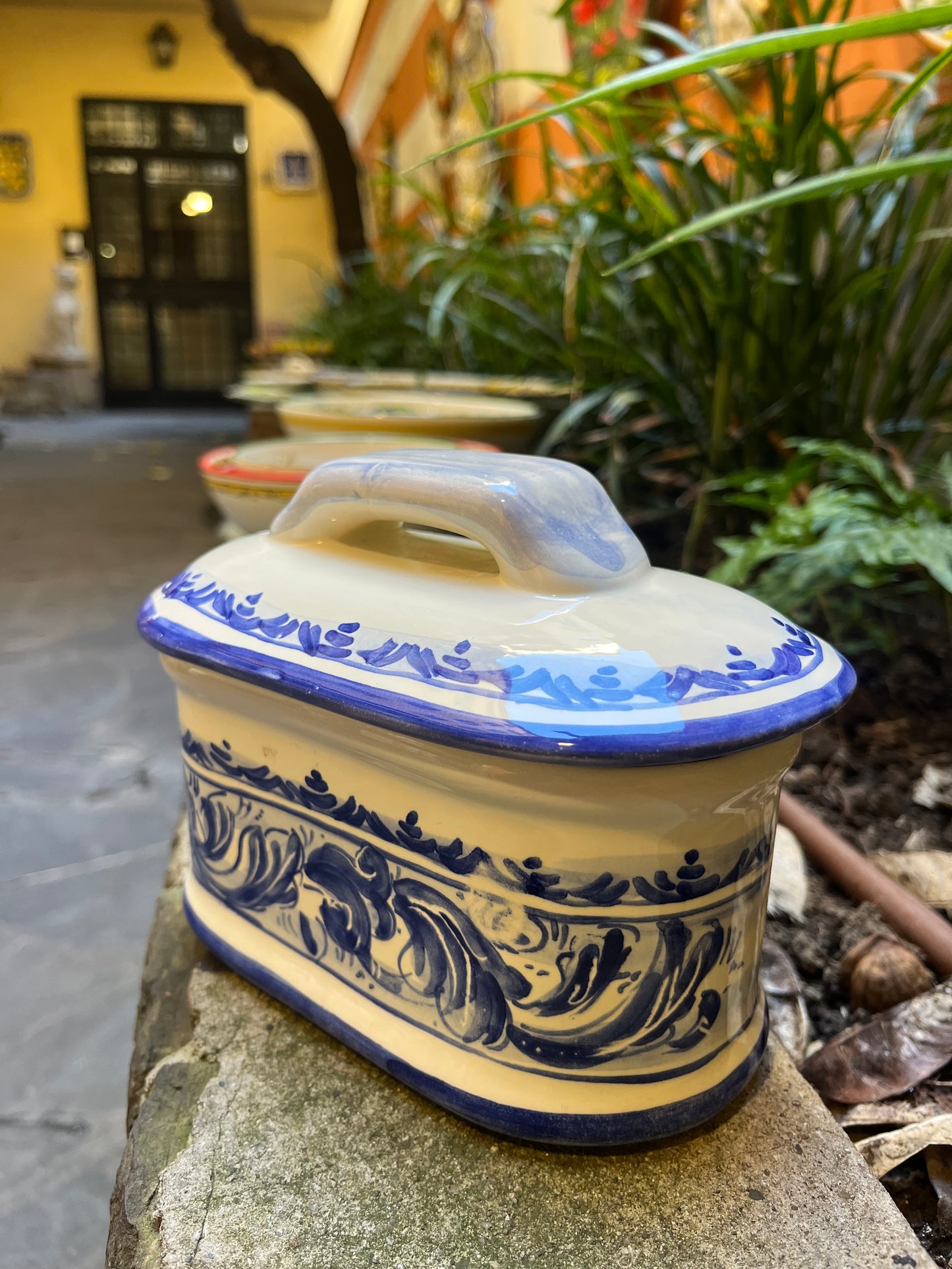 Ceramic container