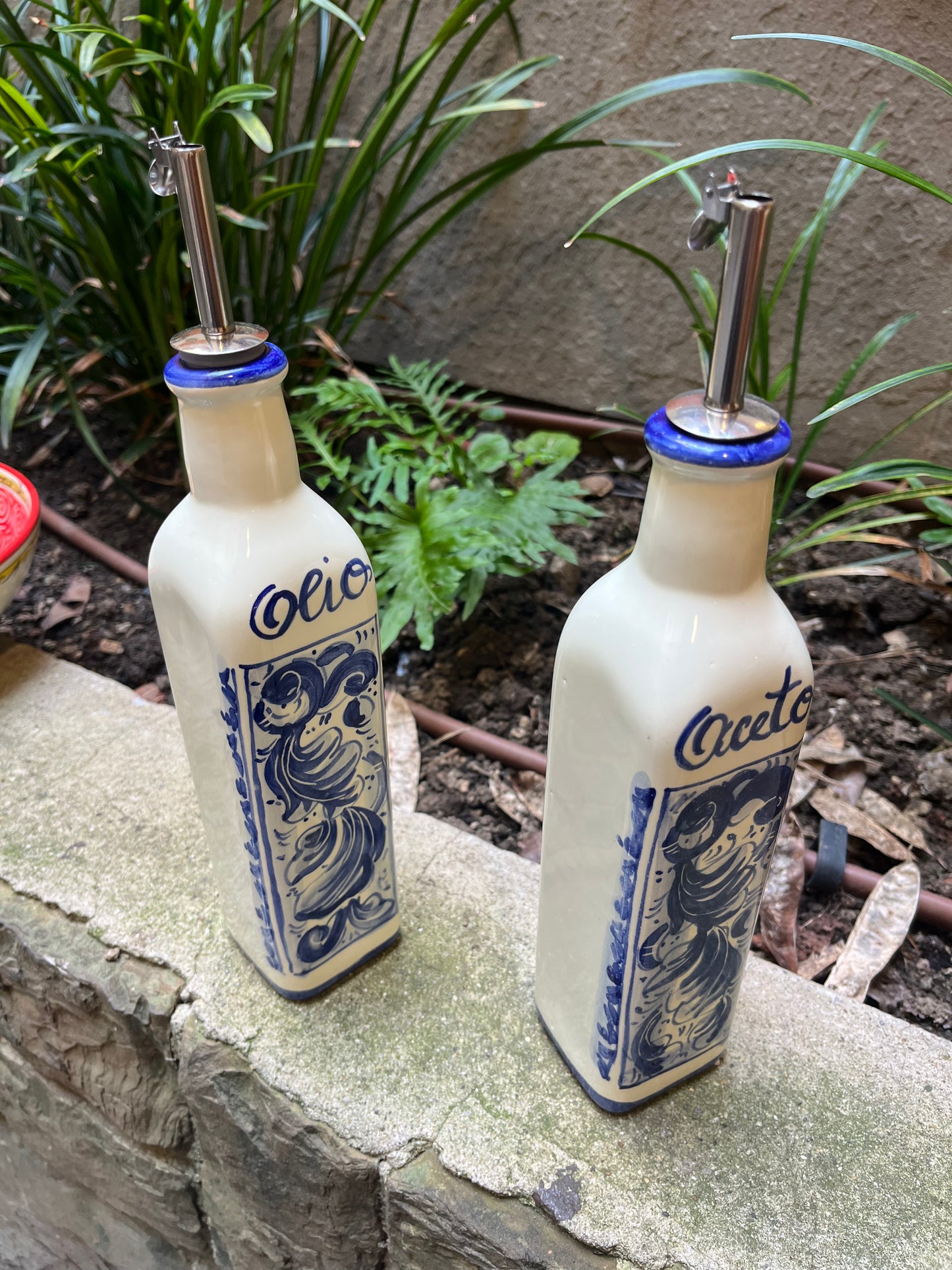 Ceramic oil dispenser