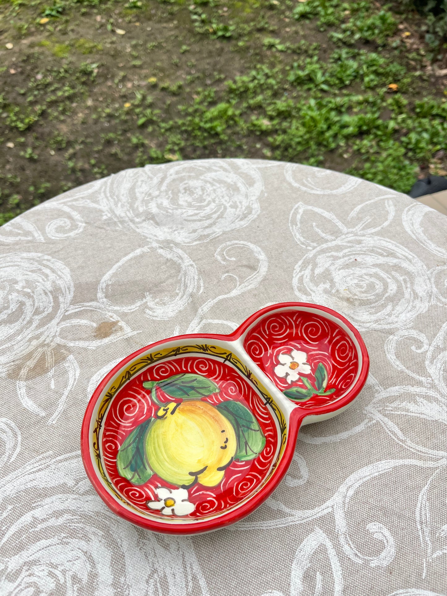 Ceramic olive holder