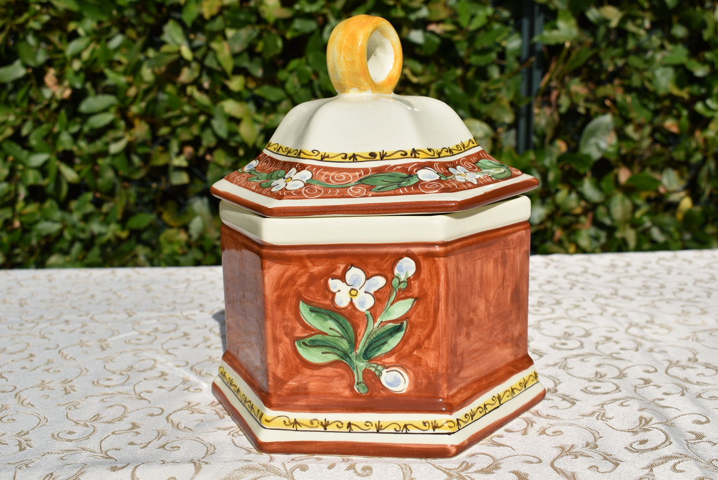 barattolo di biscotti in ceramica