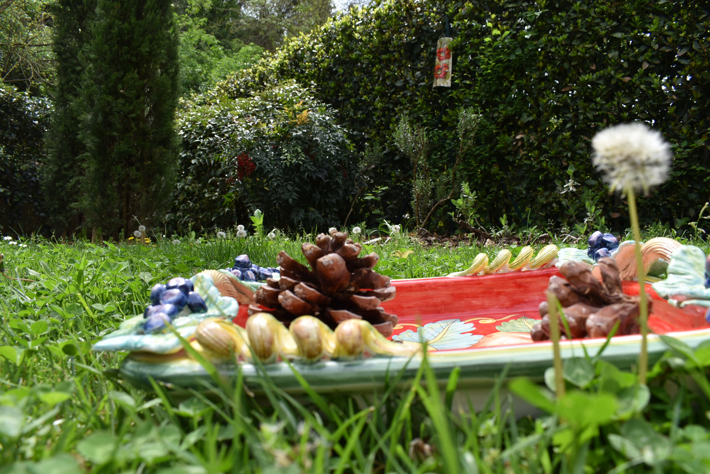 Ceramic centerpiece basket