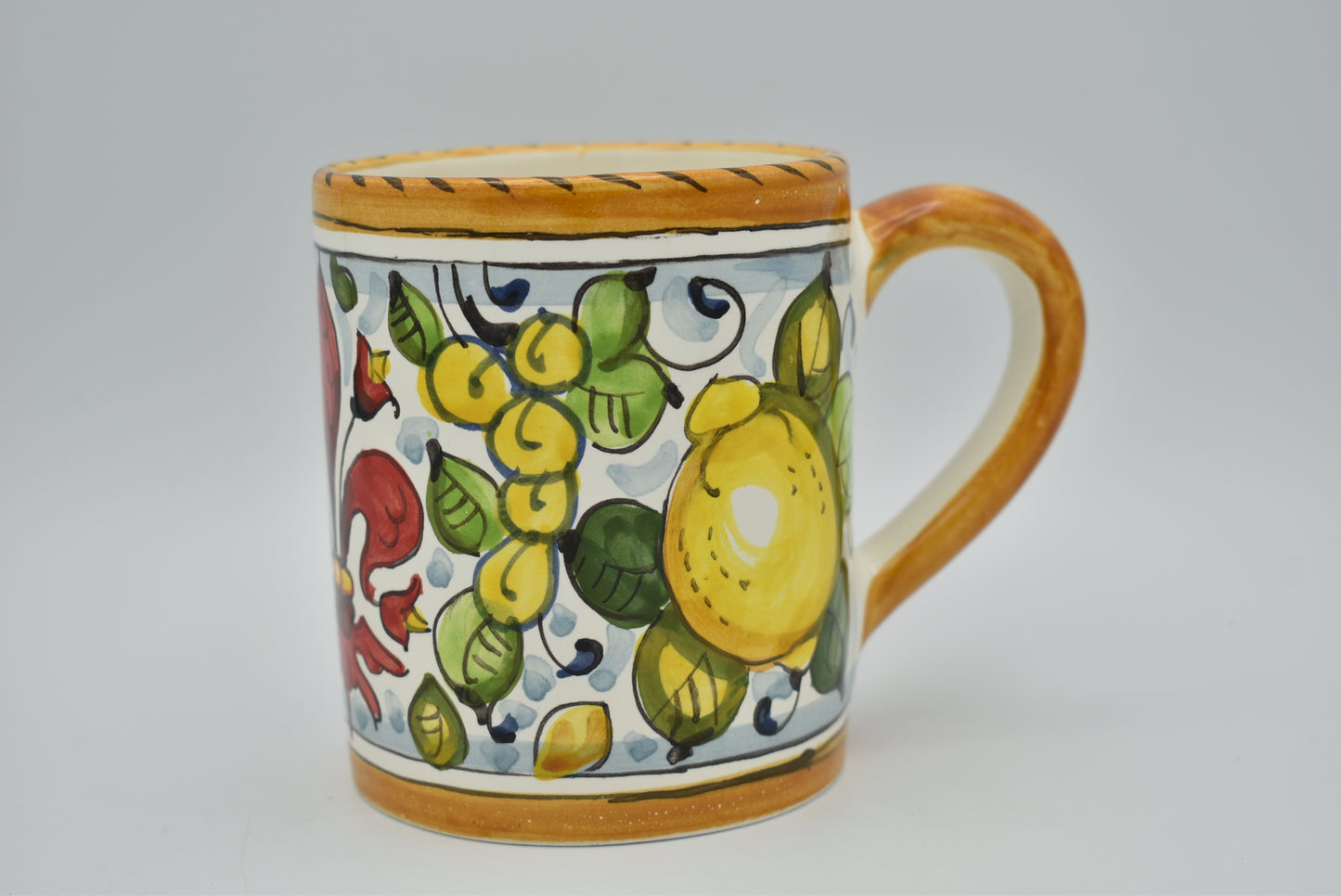 Tazza grande in ceramica fatta a mano