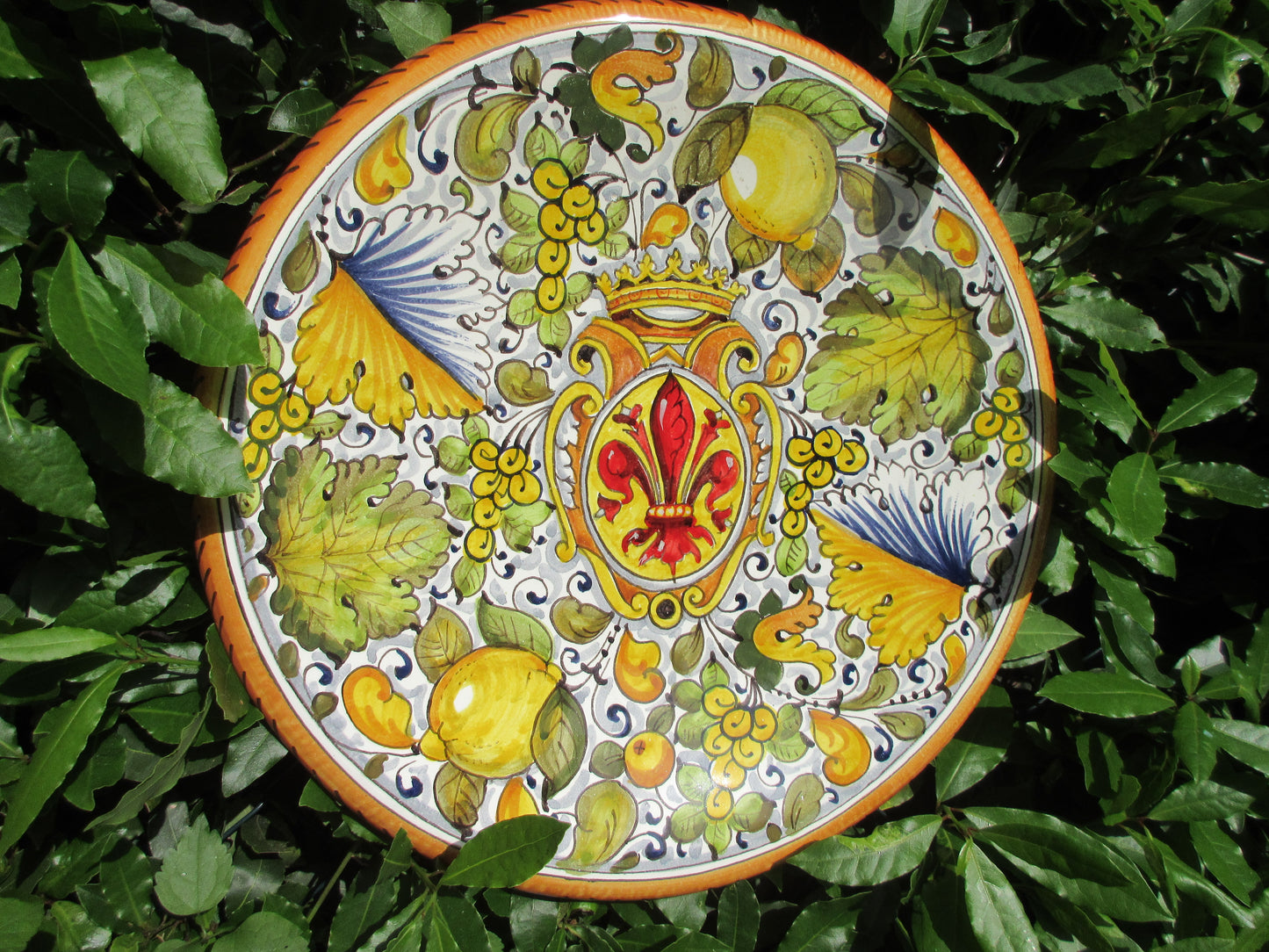 Piatto in ceramica