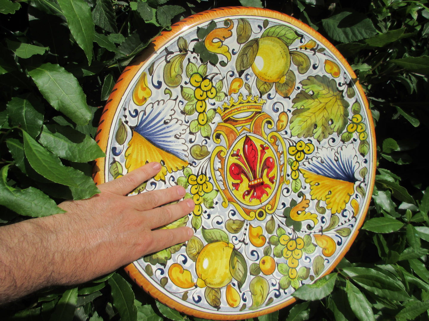 Piatto in ceramica