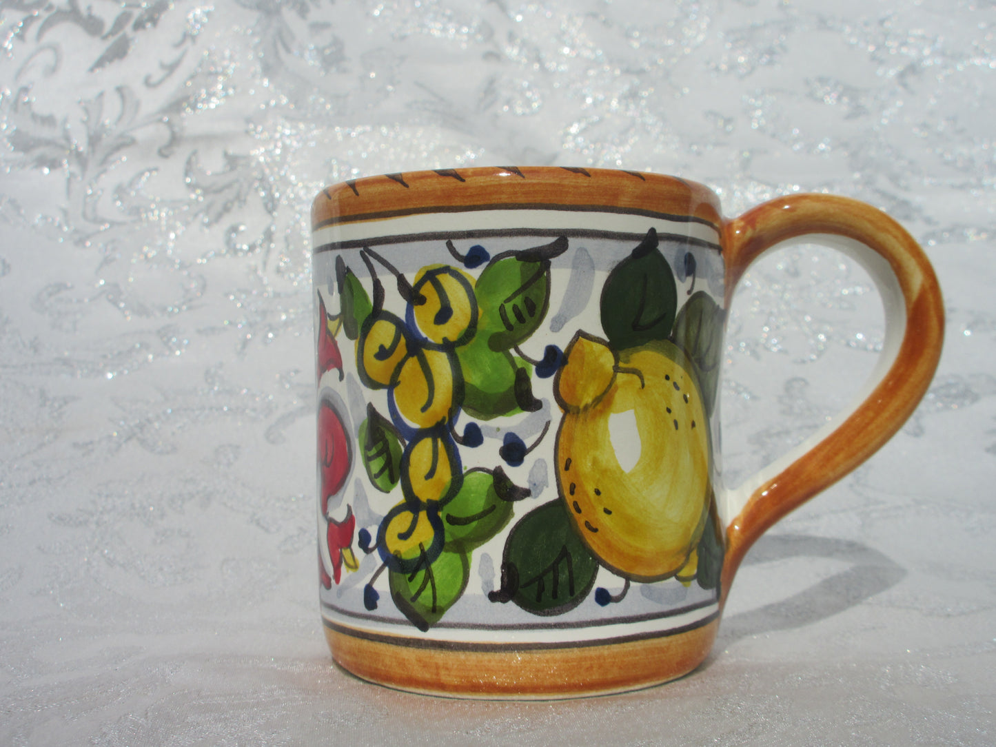 tazza in ceramica fatta a mano