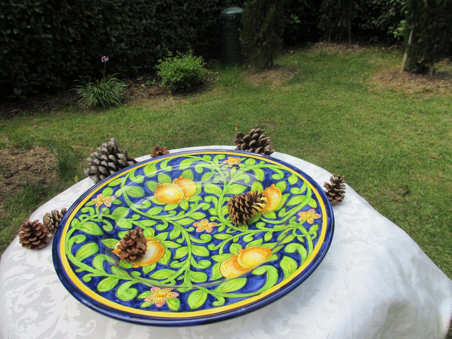Piatto in ceramica