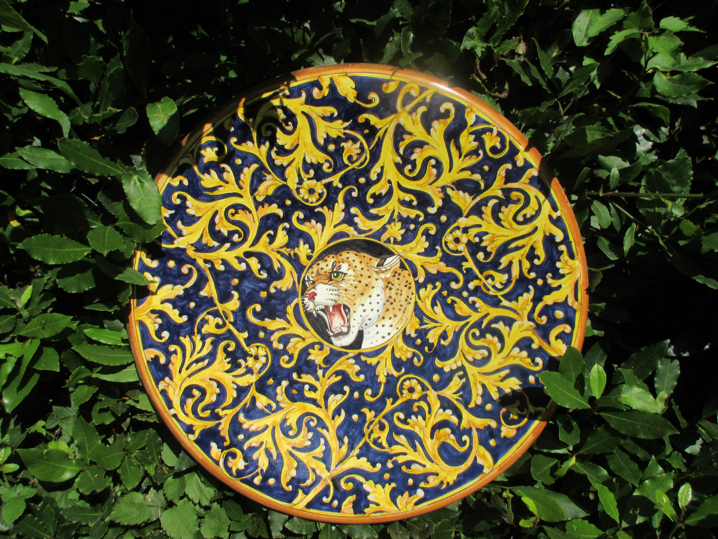 Piatto in ceramica