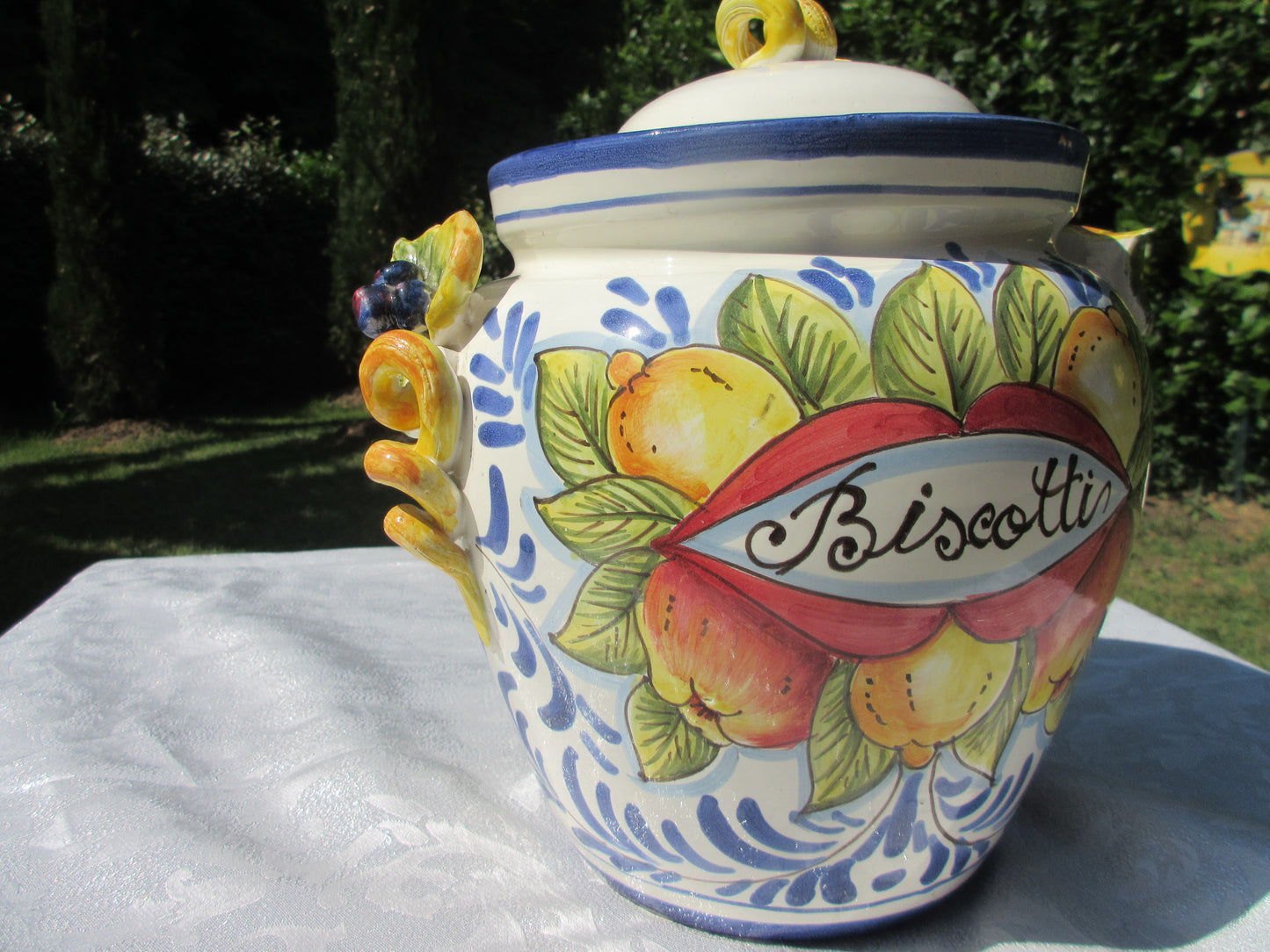 Scatola per biscotti in ceramica con coperchio