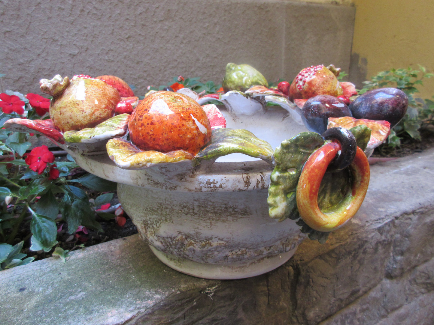 cestino centrale in ceramica