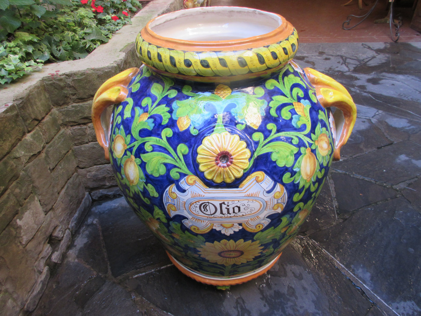 ceramic urns indoor