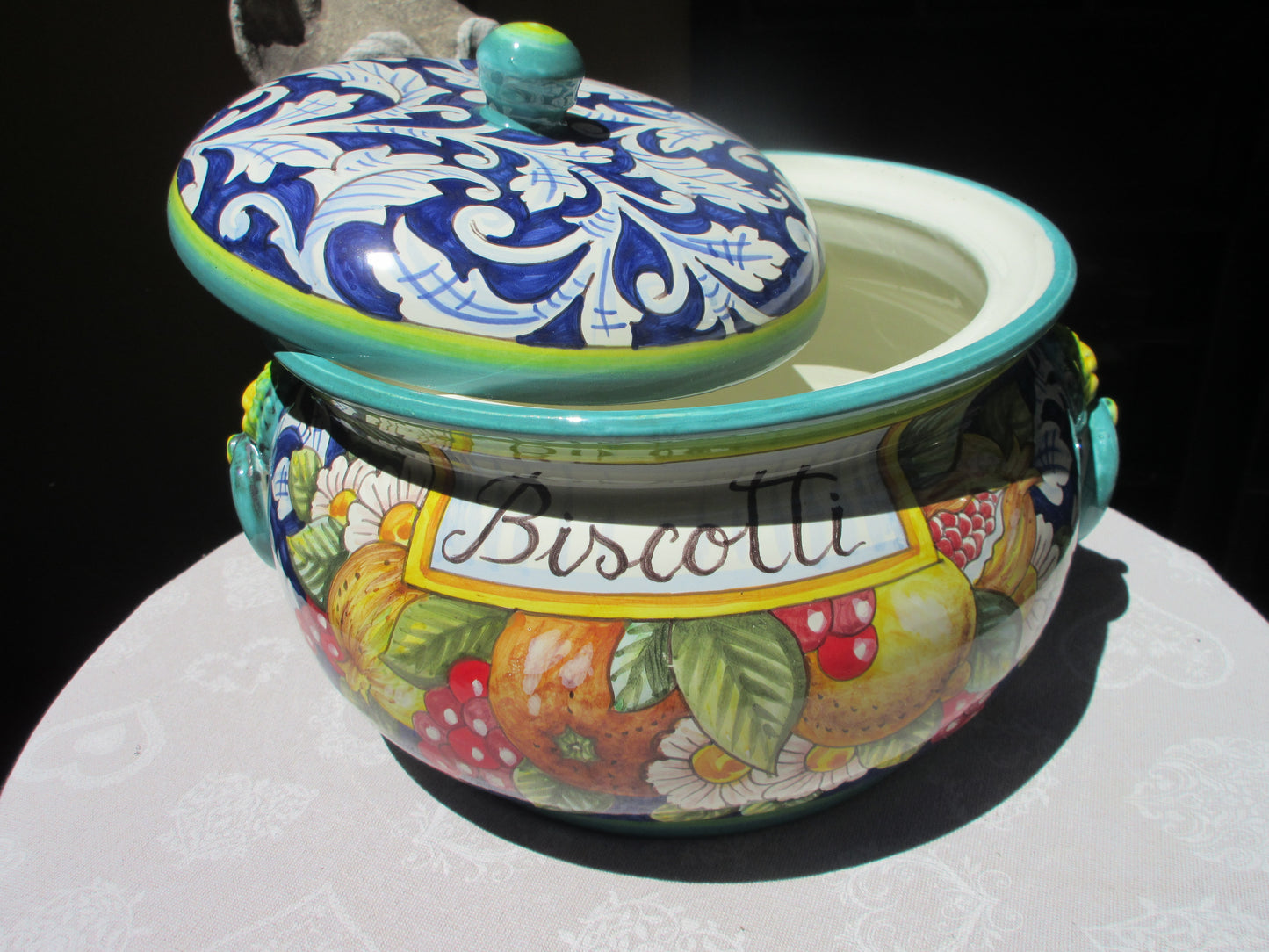 grande barattolo di biscotti in ceramica