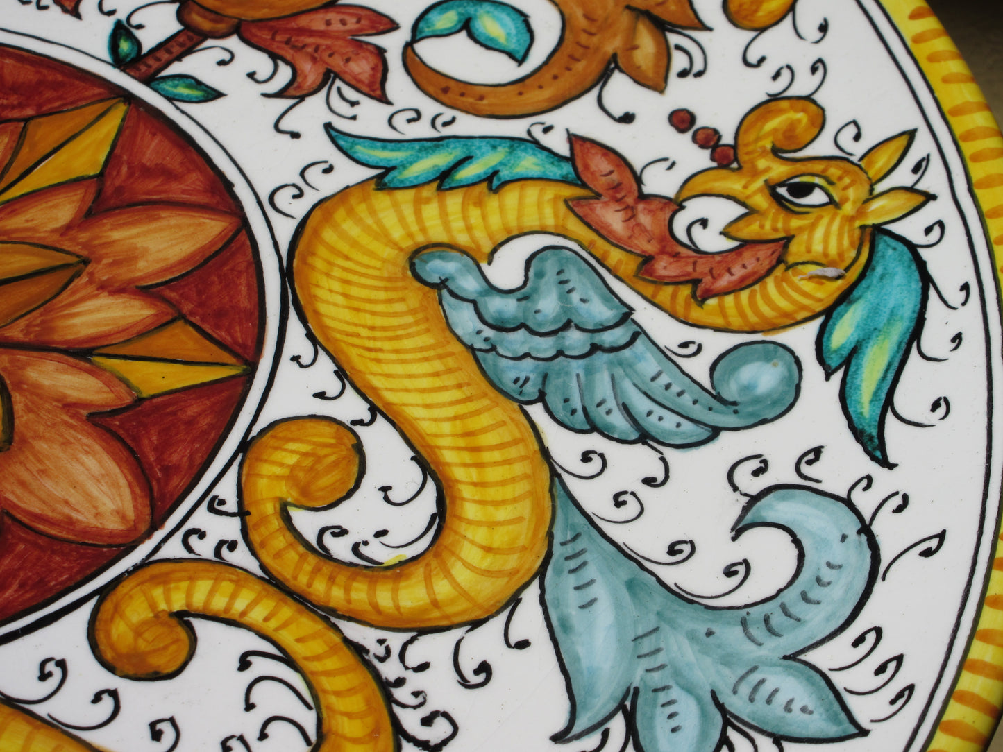 set di piatti in ceramica