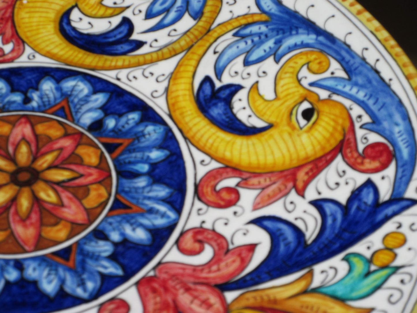 set di piatti in ceramica