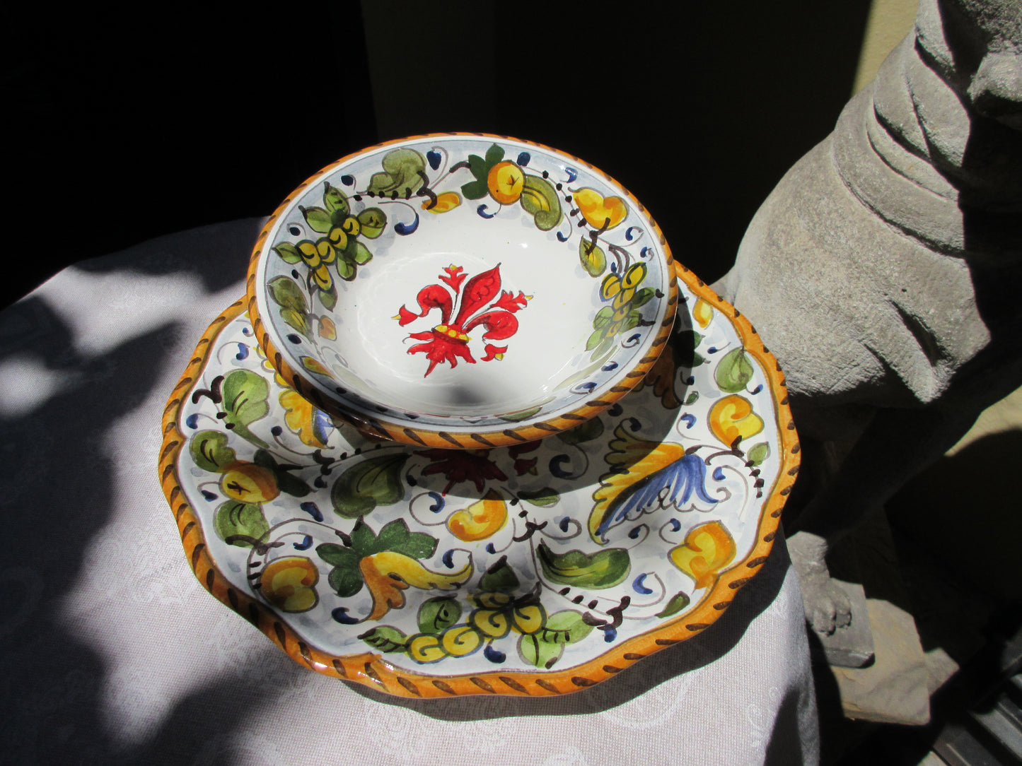 Set di piatti in ceramica