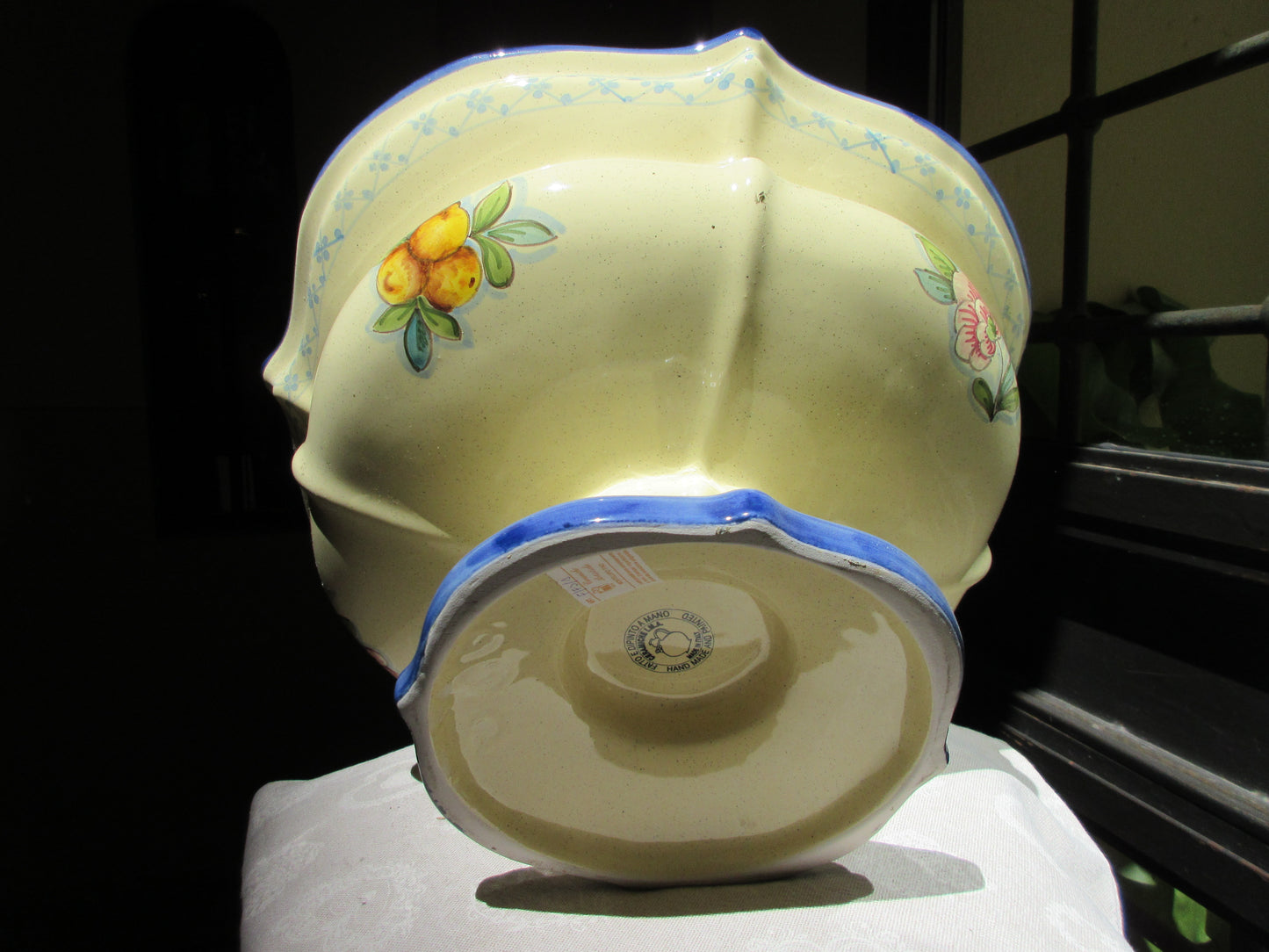 centrotavola in ceramica per tavolo