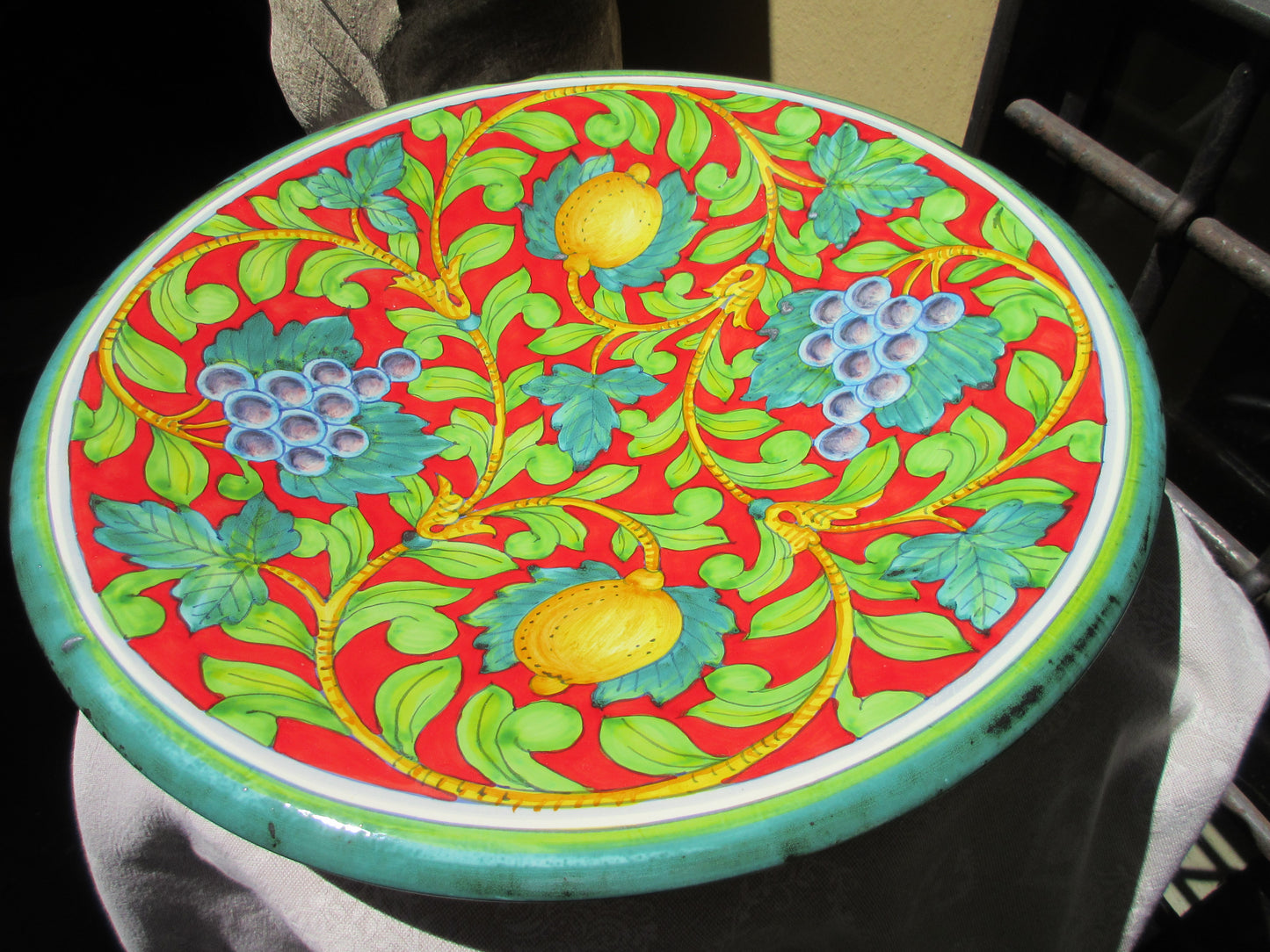 piatto in ceramica fatto a mano