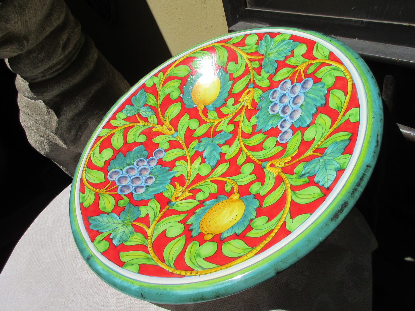 piatto in ceramica fatto a mano