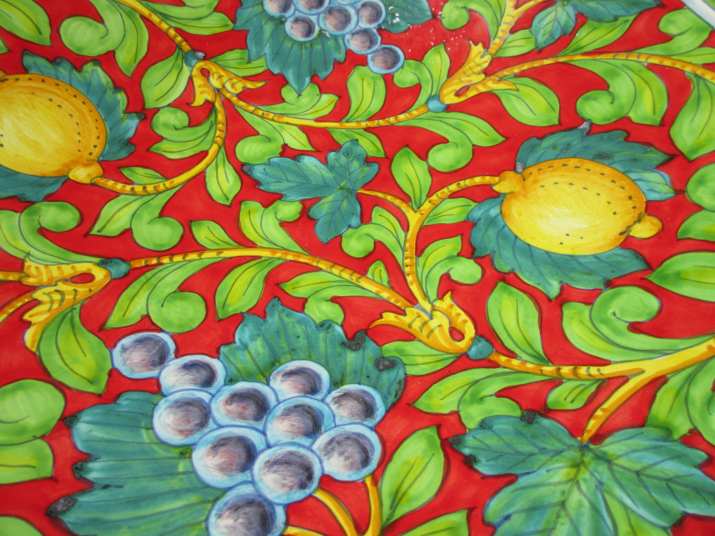 piatto in ceramica fatto a mano