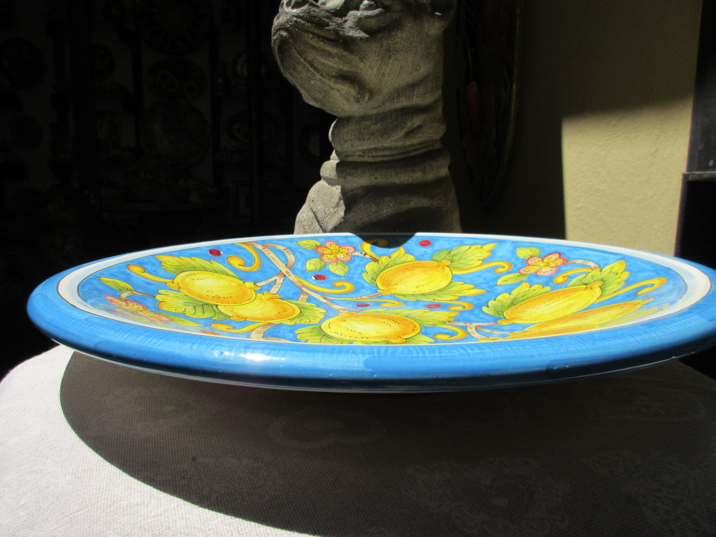 Piatto in ceramica fatto a mano