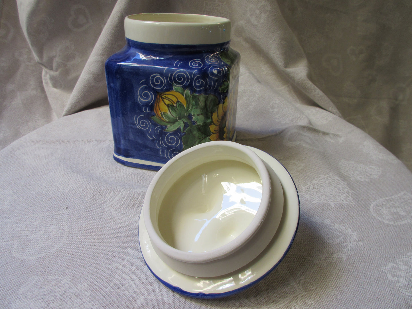 contenitore in ceramica