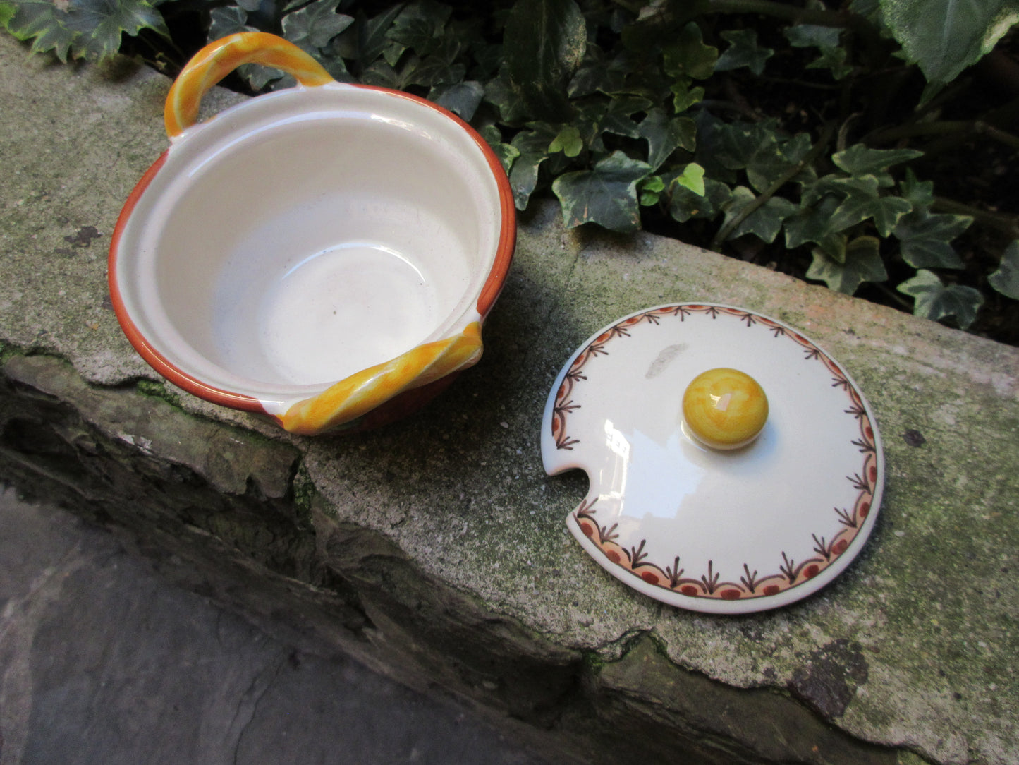 contenitore in ceramica