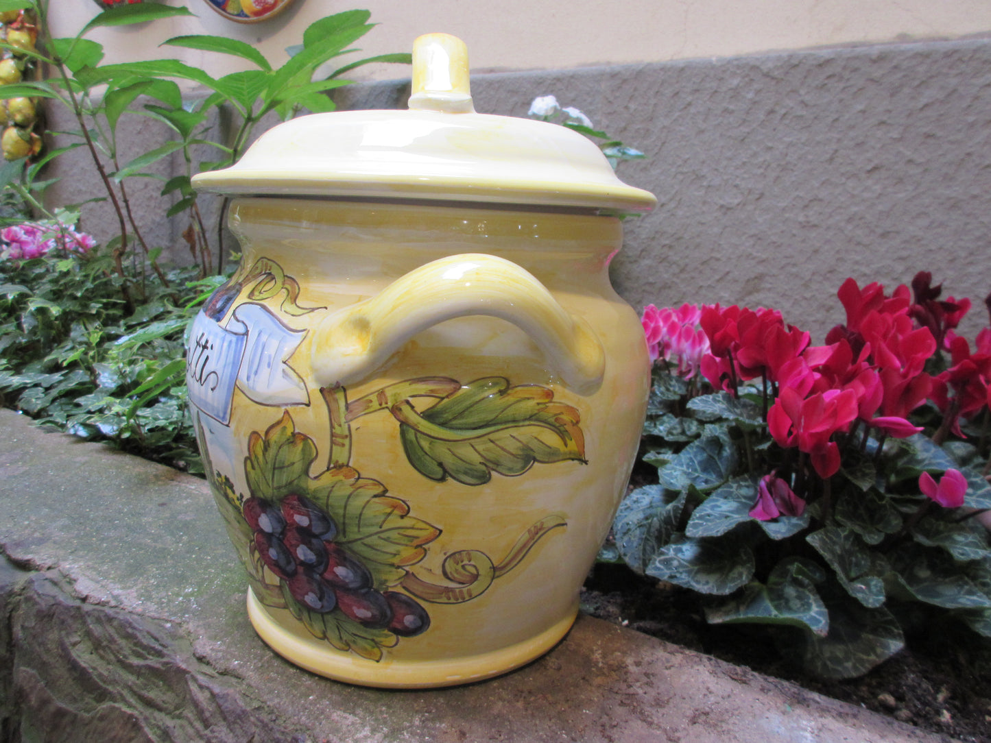 barattolo di biscotti in ceramica