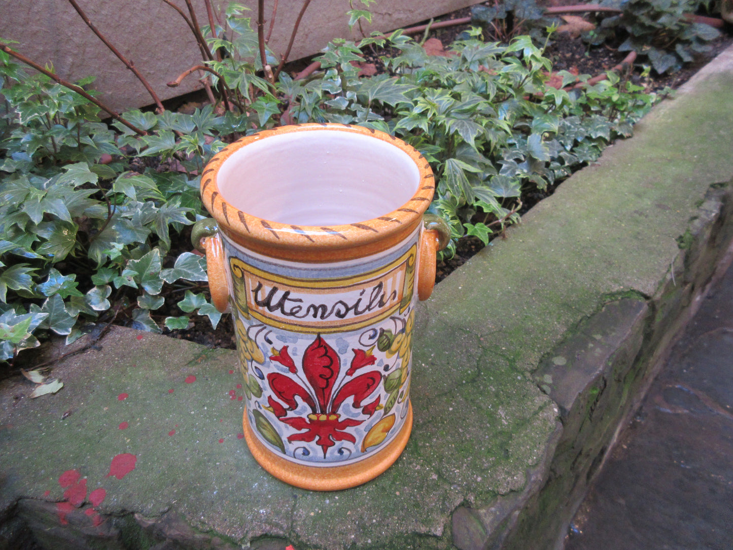 portautensili in ceramica