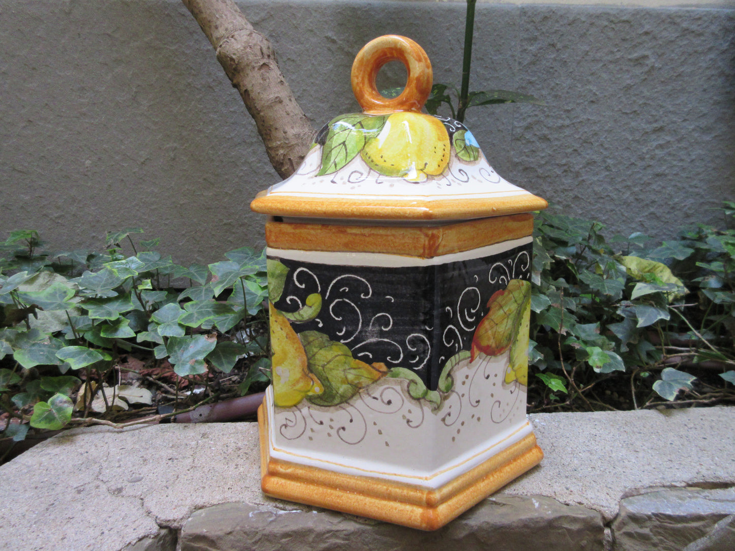 Ceramic cookie jar