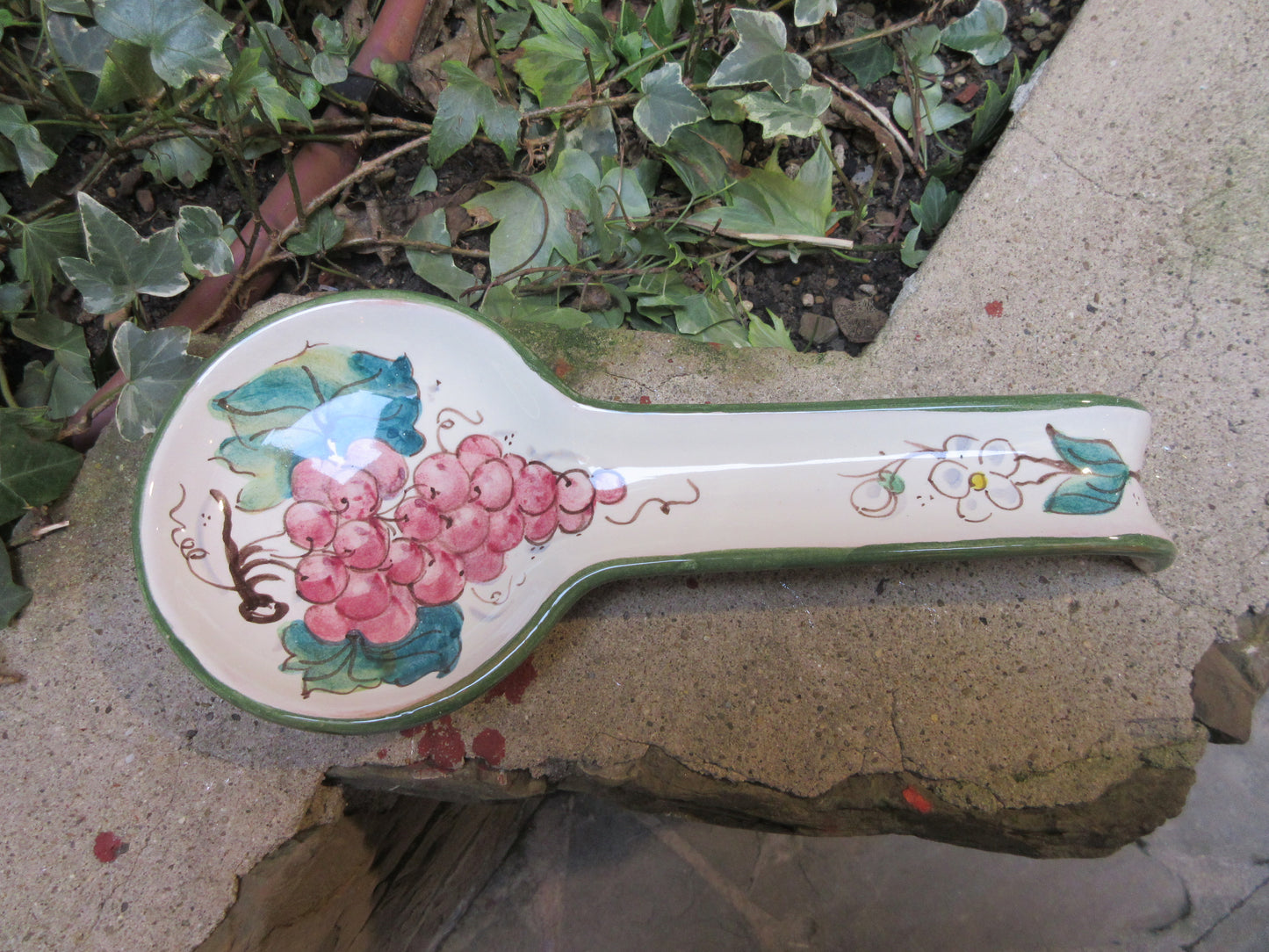 Ceramic spoon rest