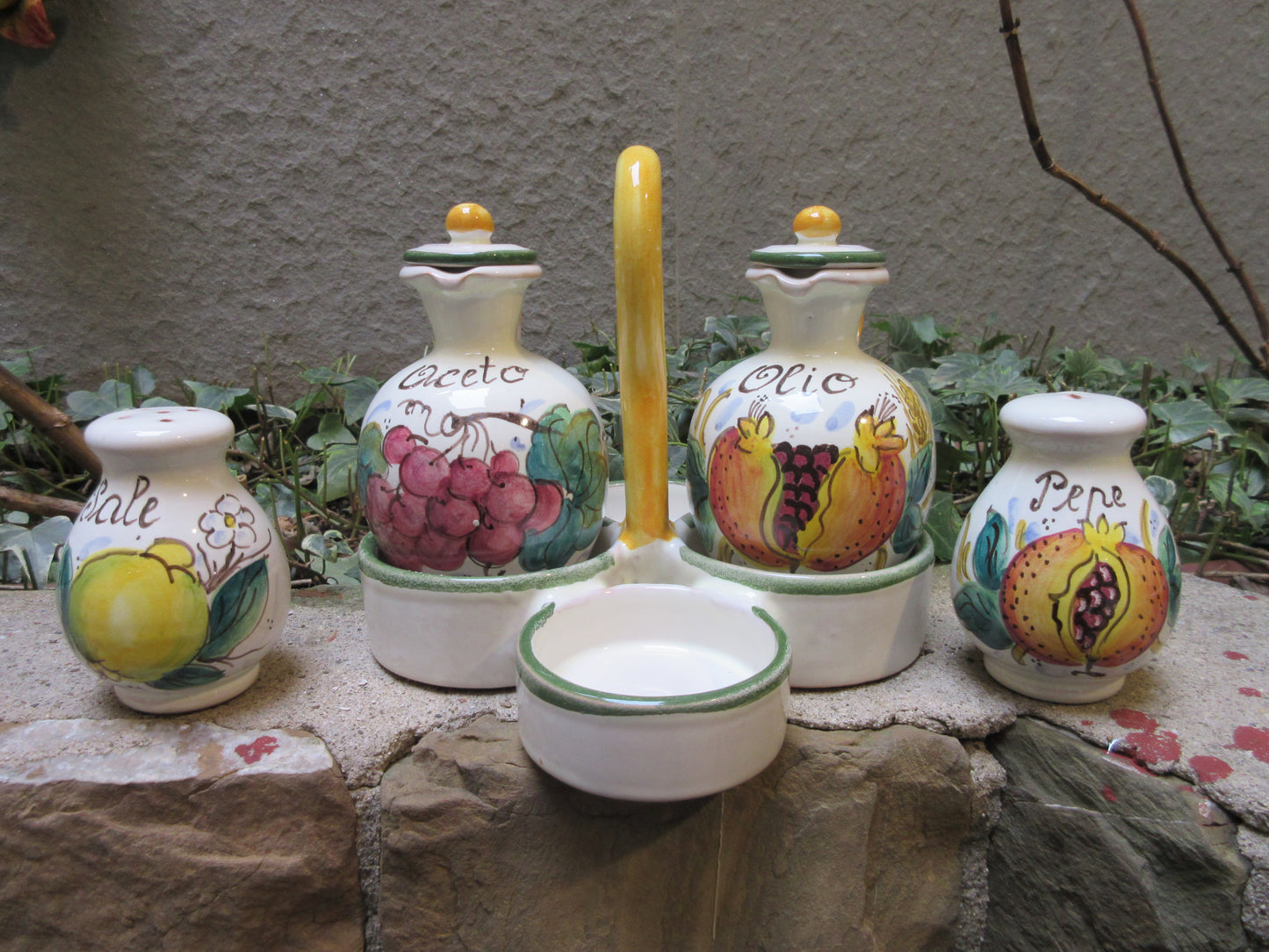 Set in ceramica per olio, aceto, sale e pepe