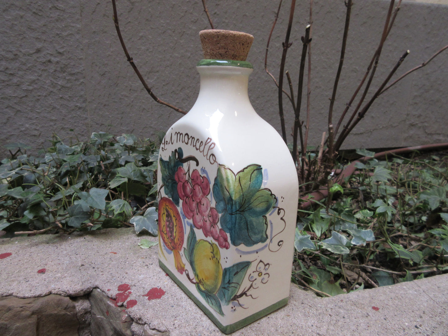Bottiglia di limoncello in ceramica
