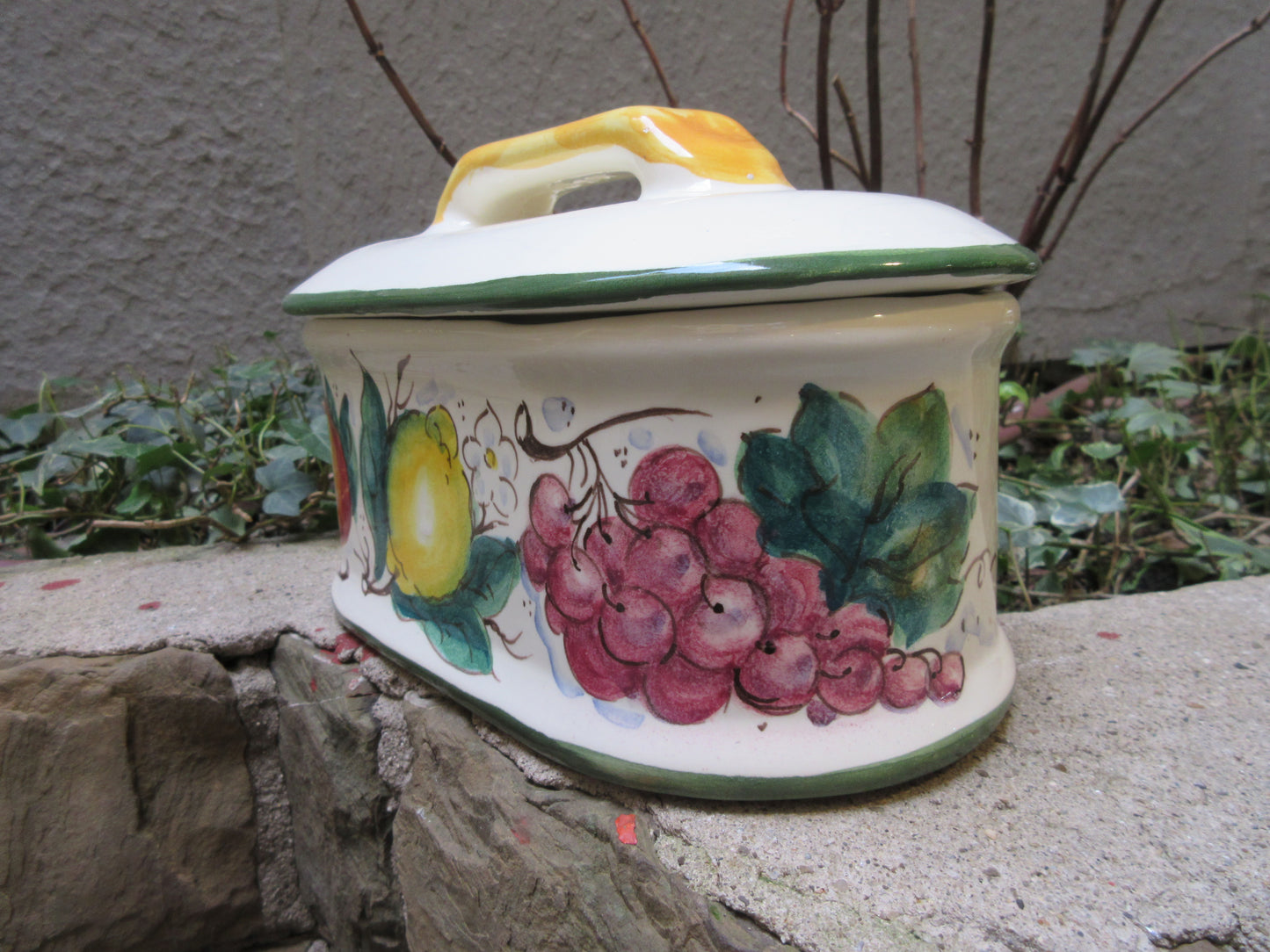 Ceramic container jar