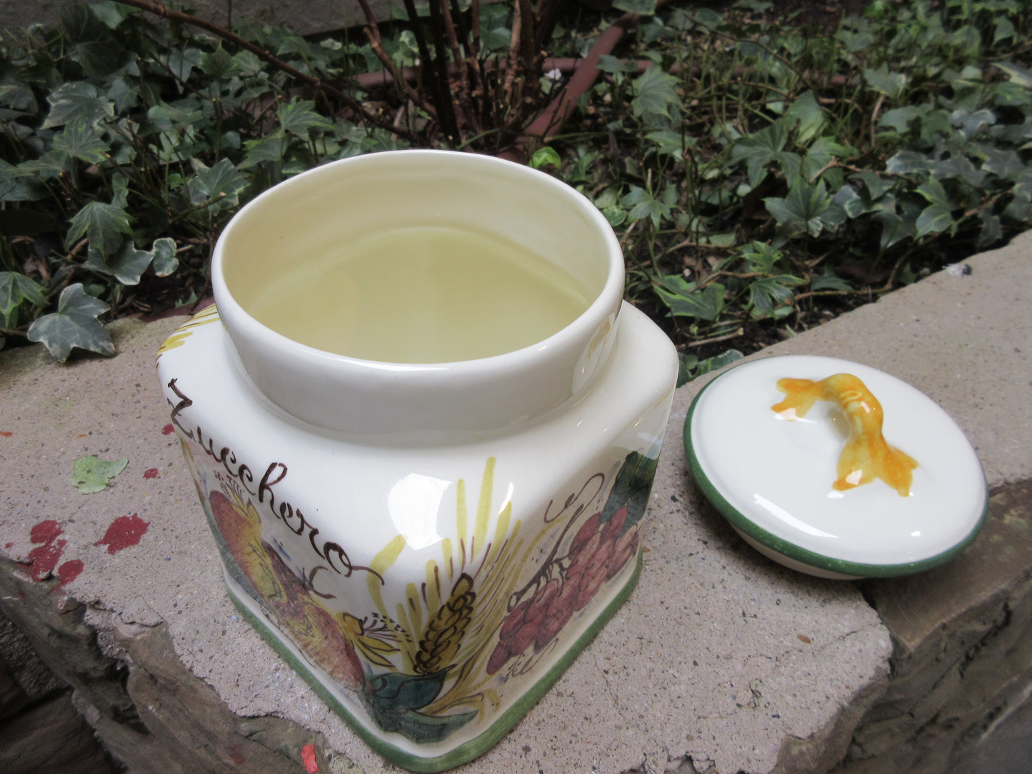 Ceramic container jar
