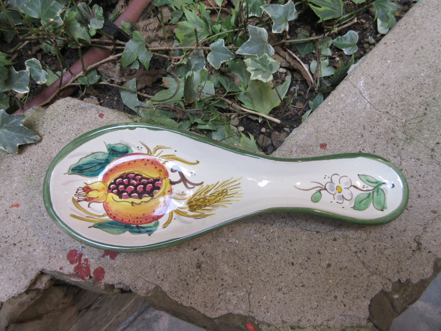 Posamestolo in ceramica