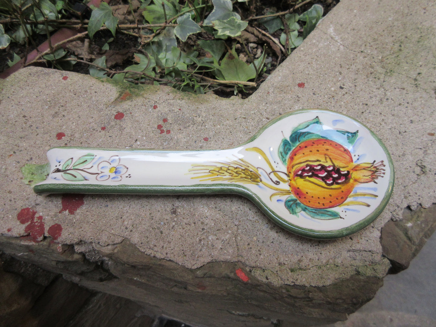 Ceramic spoon rest