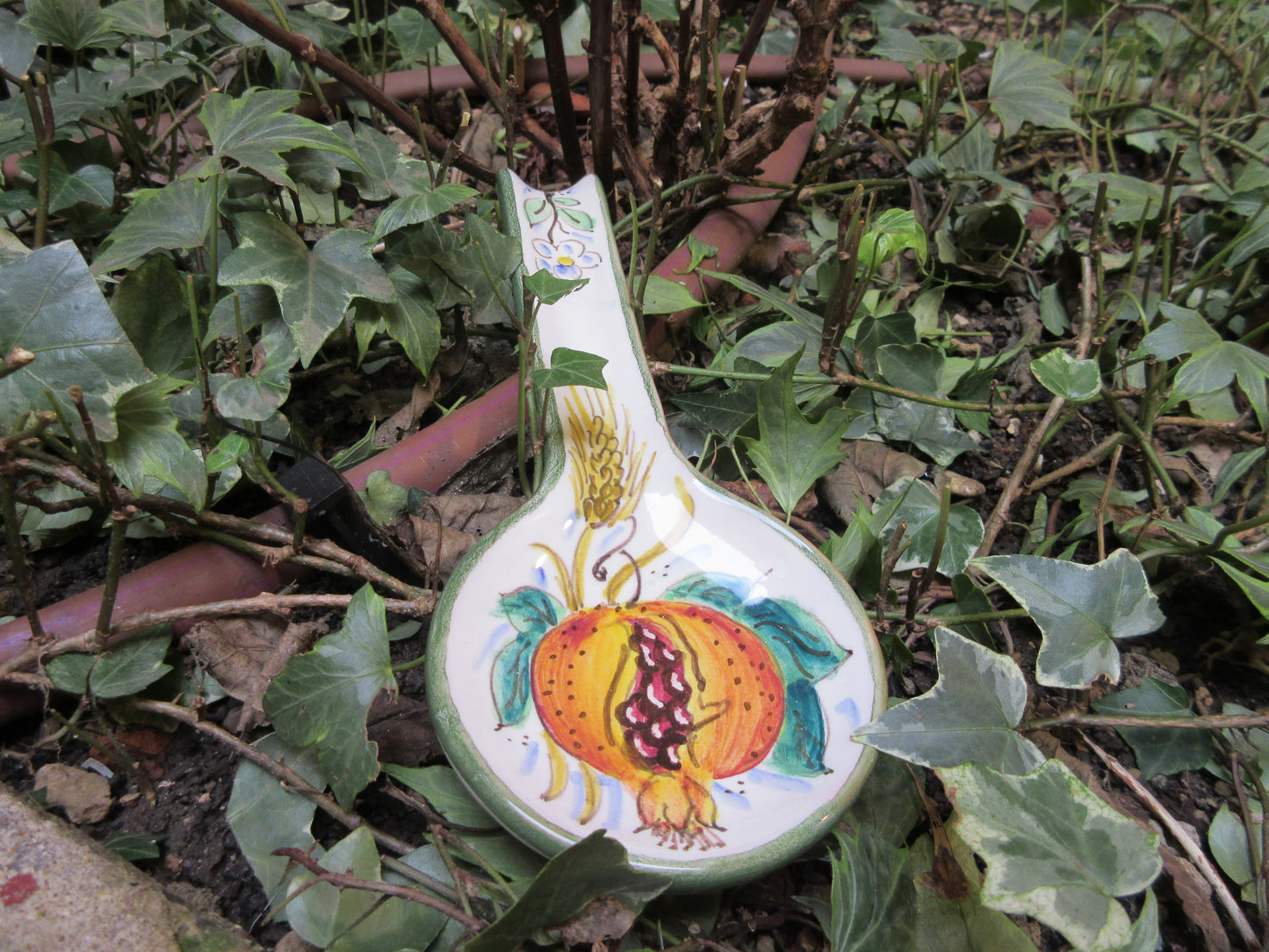 Ceramic spoon rest