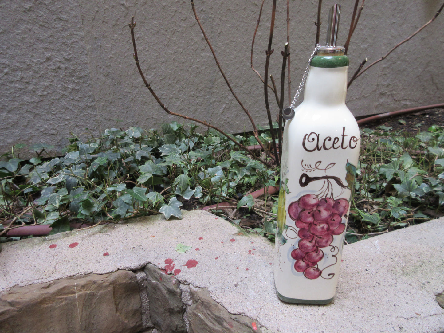 Ceramic oil and vinegar dispenser