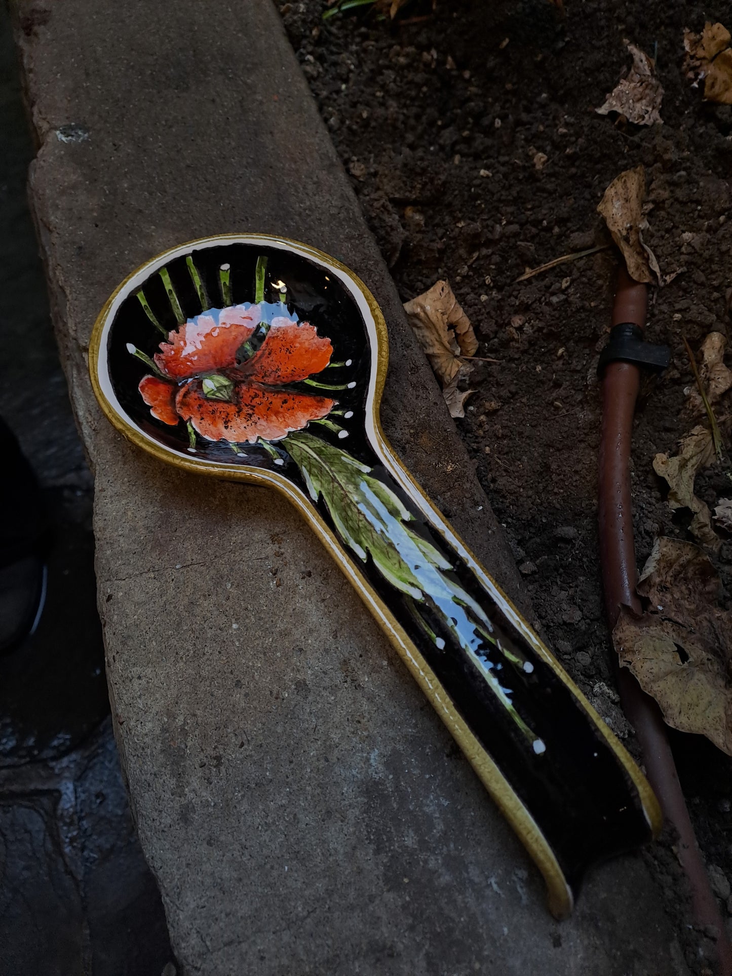 Poggiamestolo in ceramica