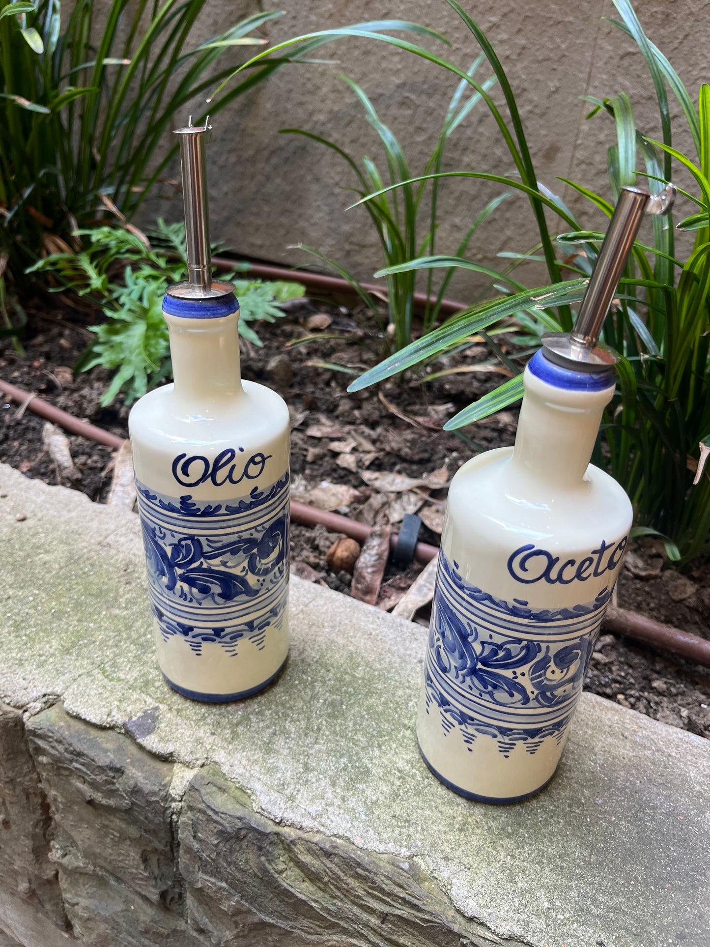 Ceramic oil dispenser