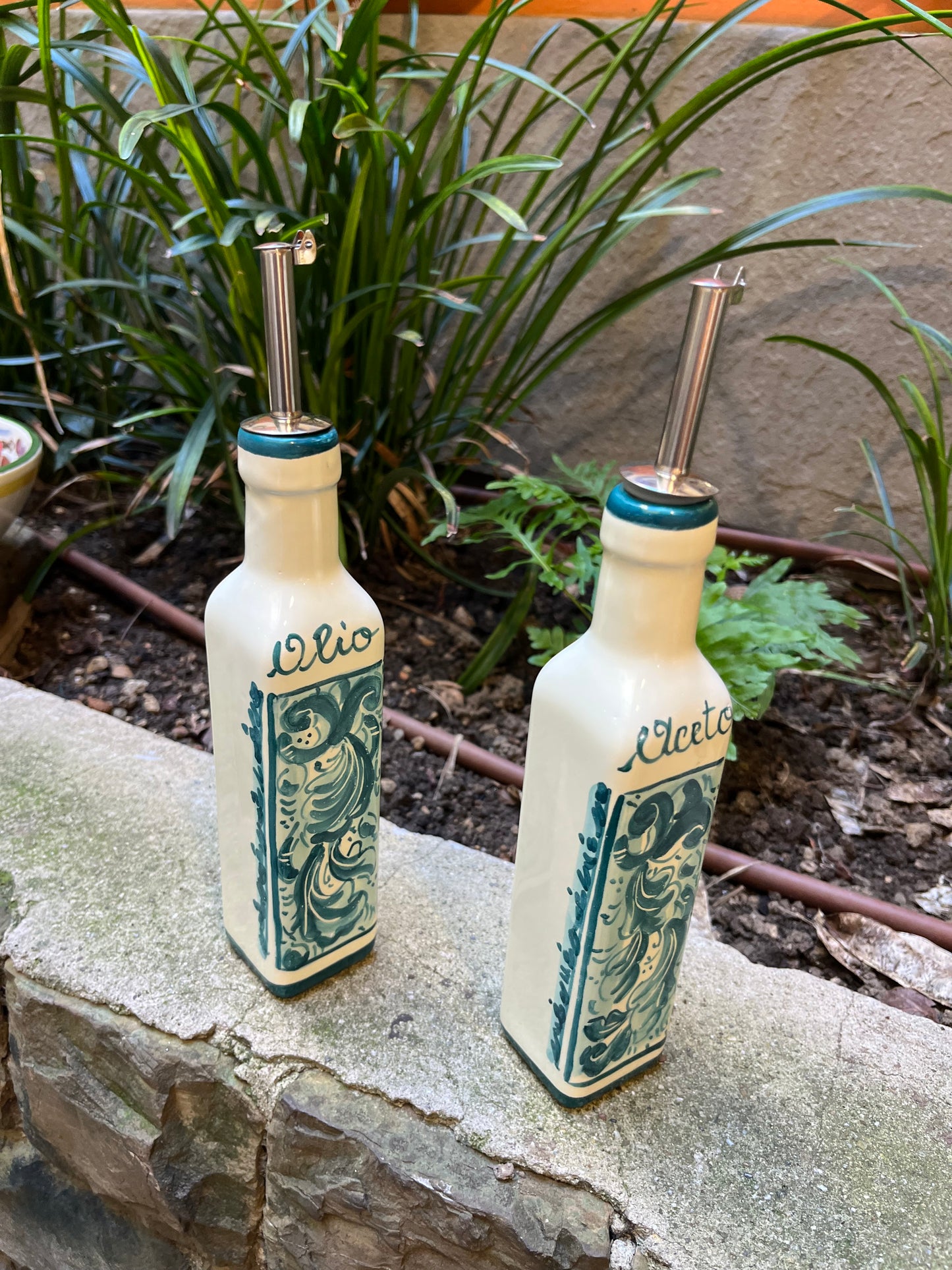 Ceramic oil dispenser