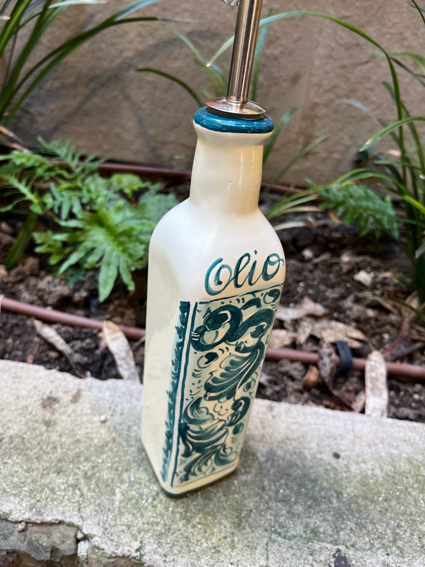 Ceramic oil dispenser