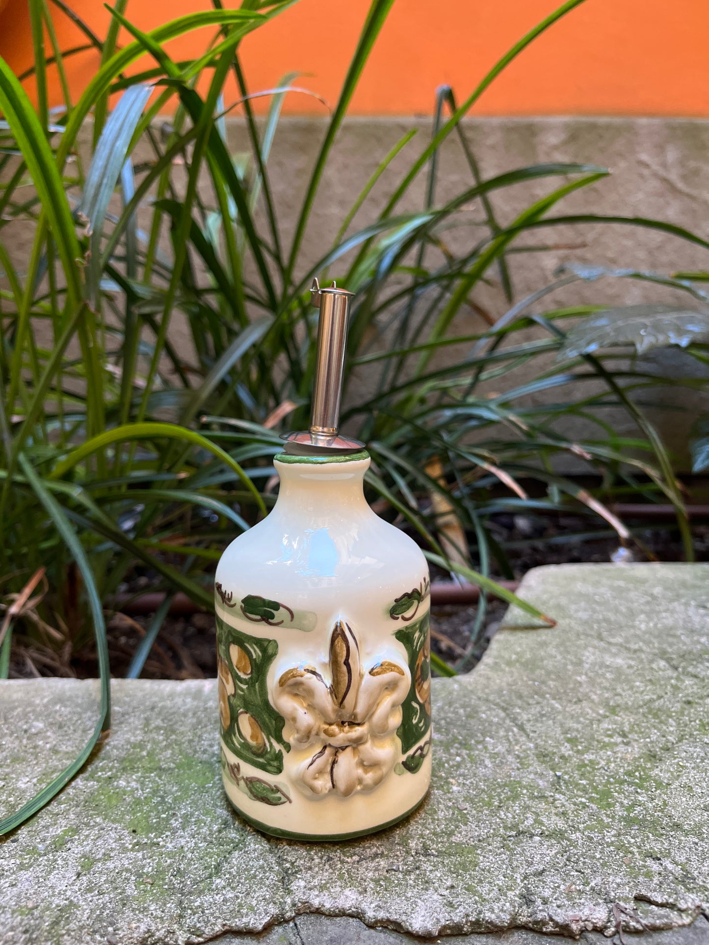 Ceramic oil dispenser