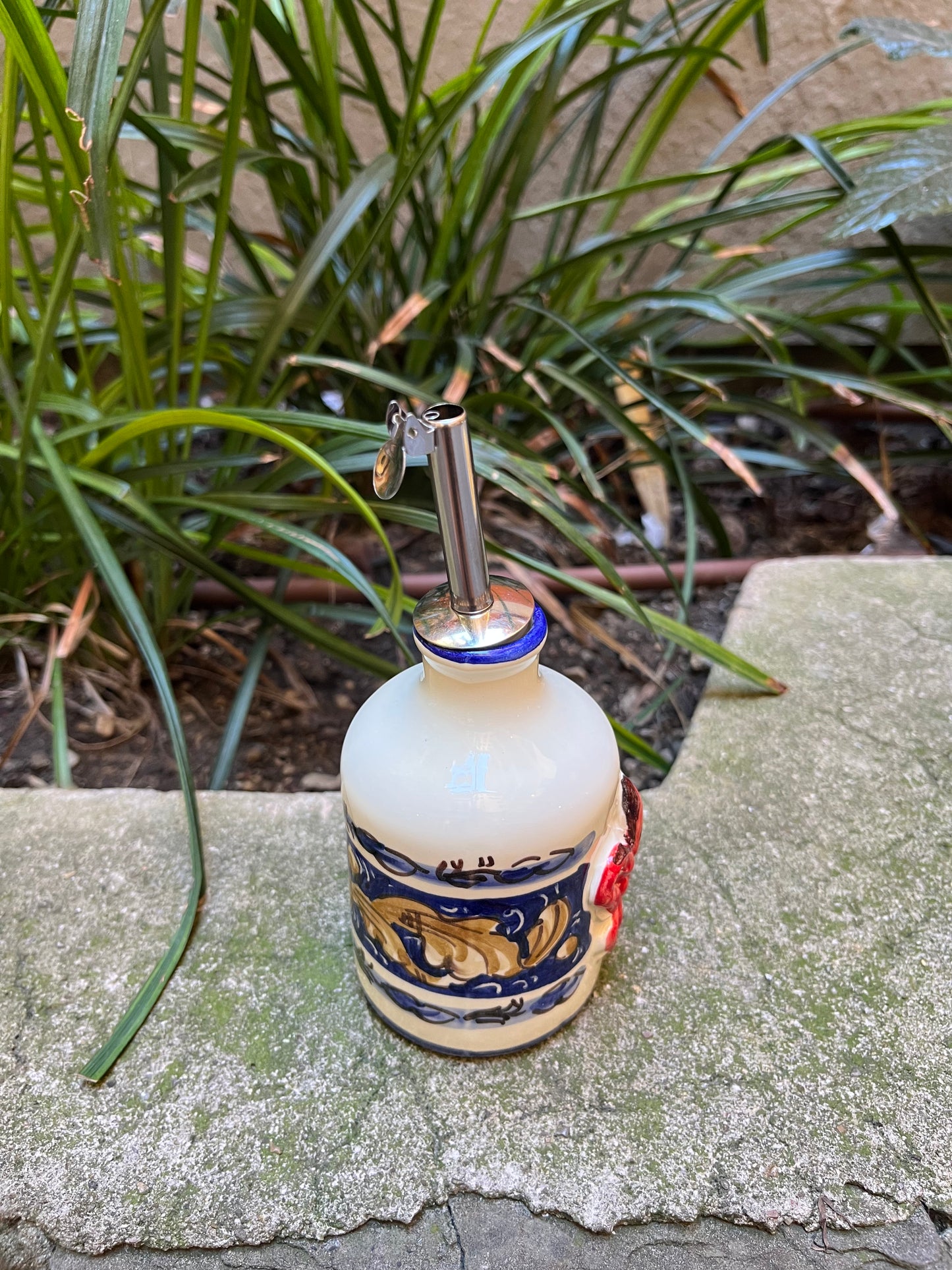 Ceramic oil container
