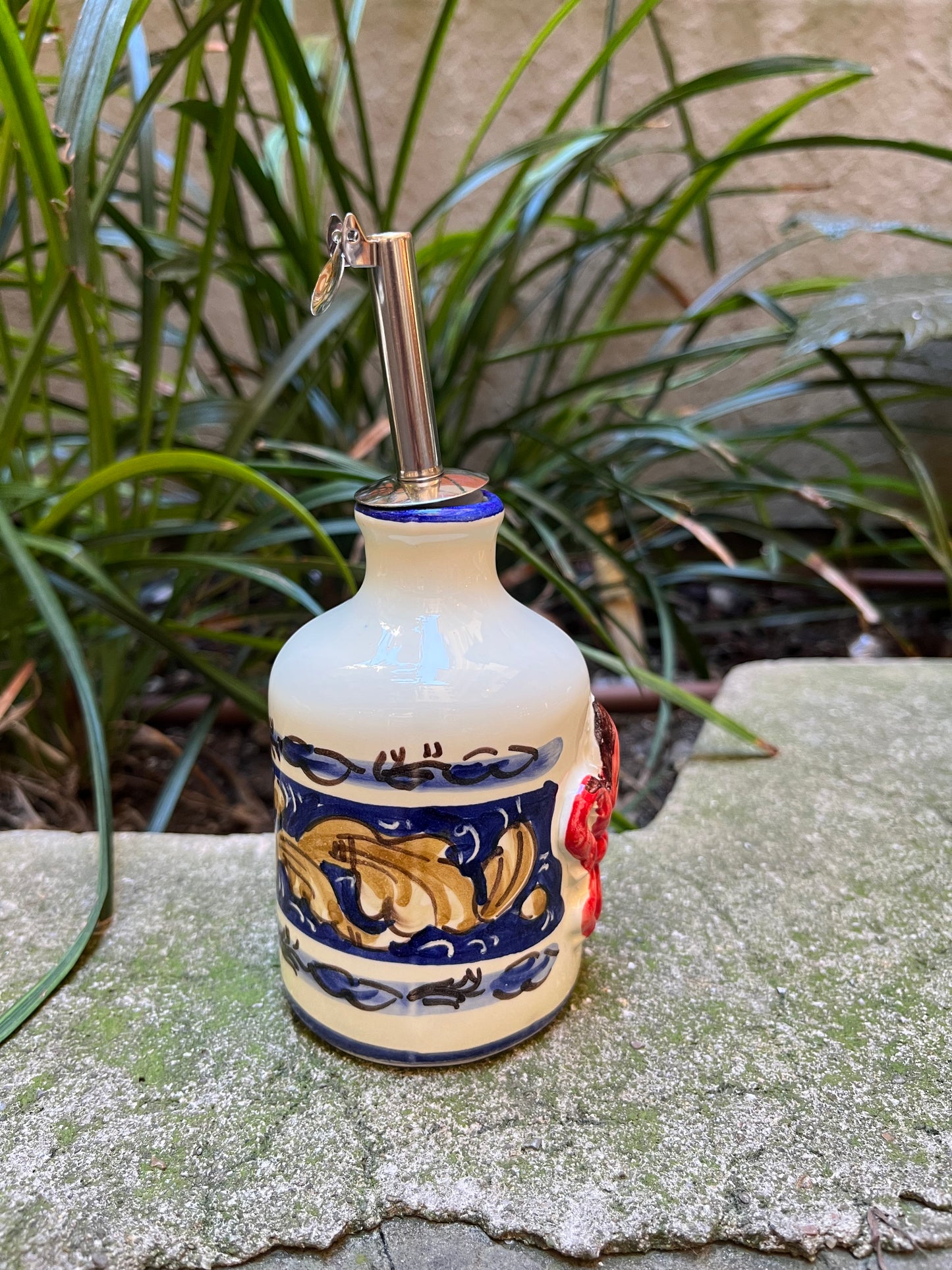 Ceramic oil container