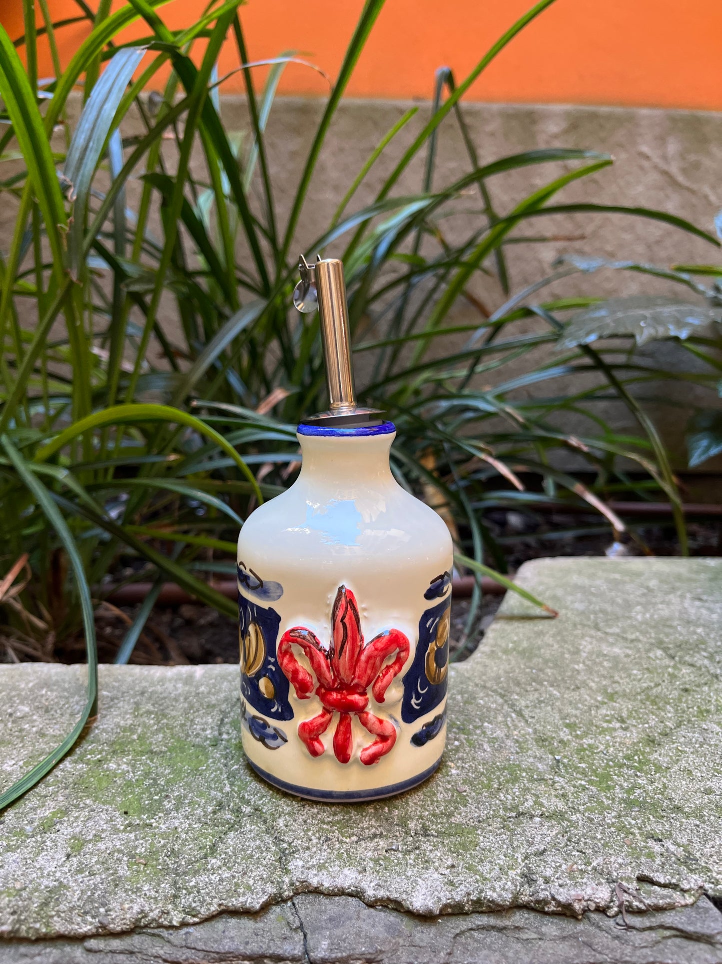 Ceramic oil container