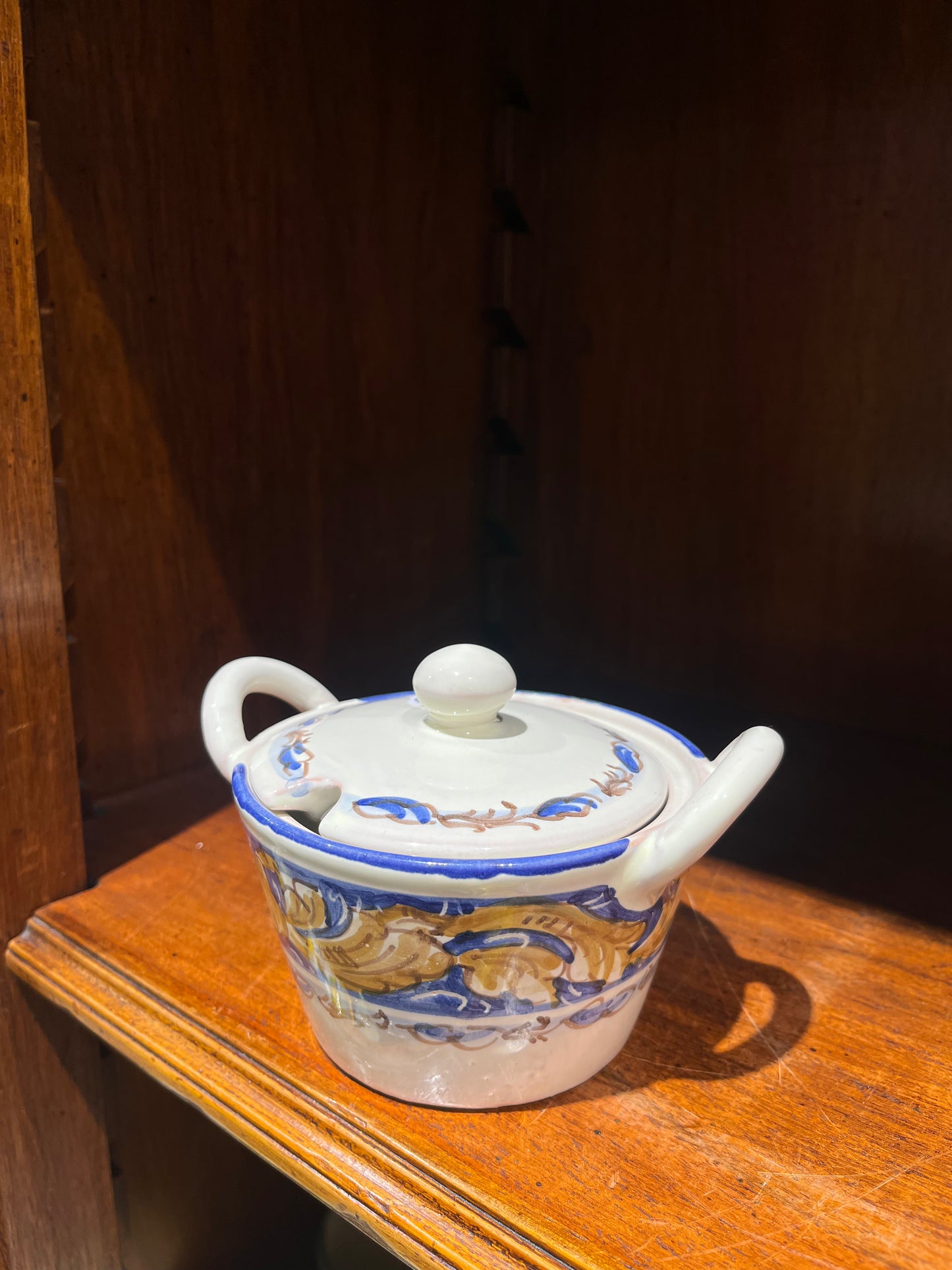 Ceramic cheese container