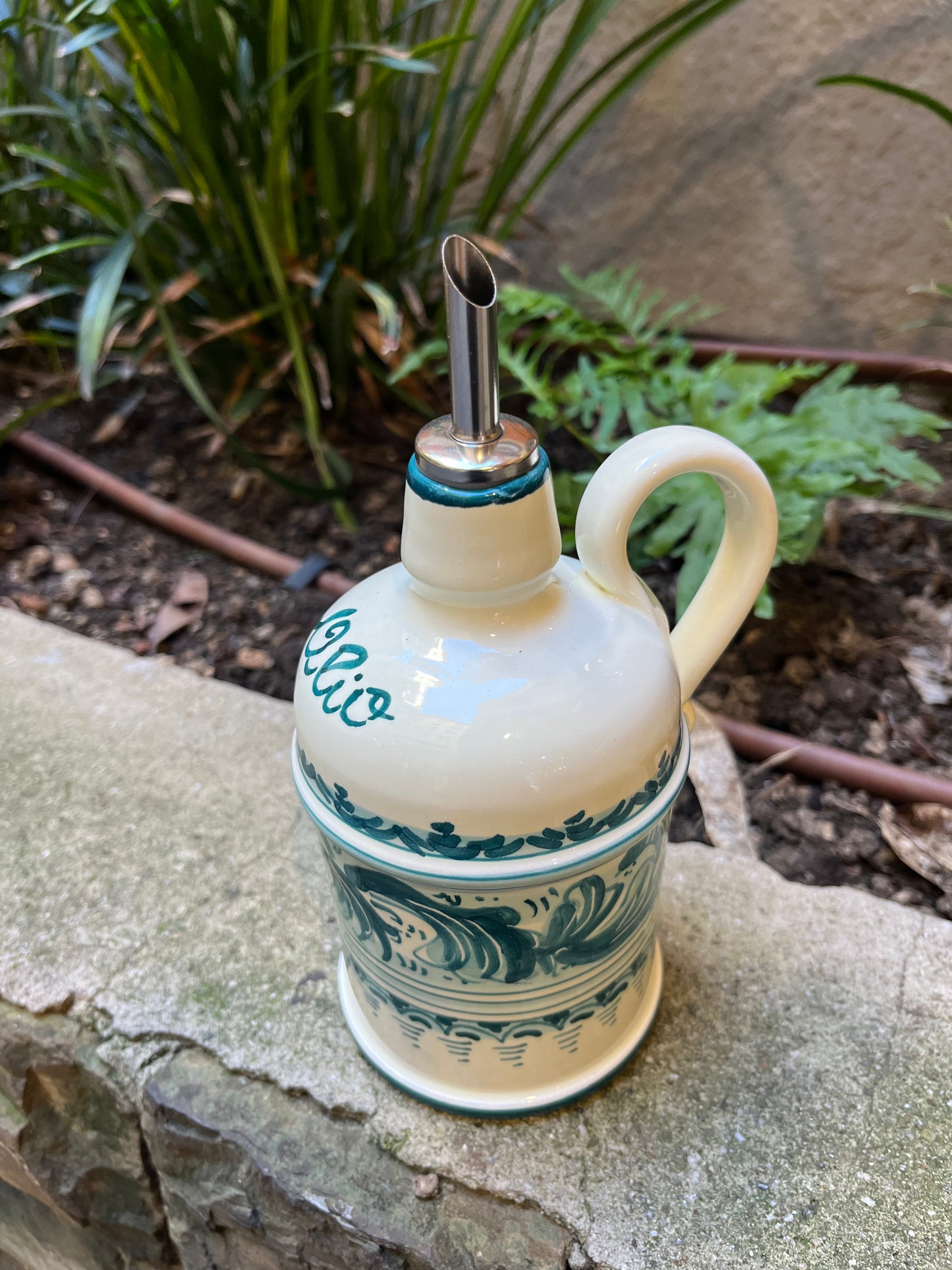 Ceramic oil dispenser