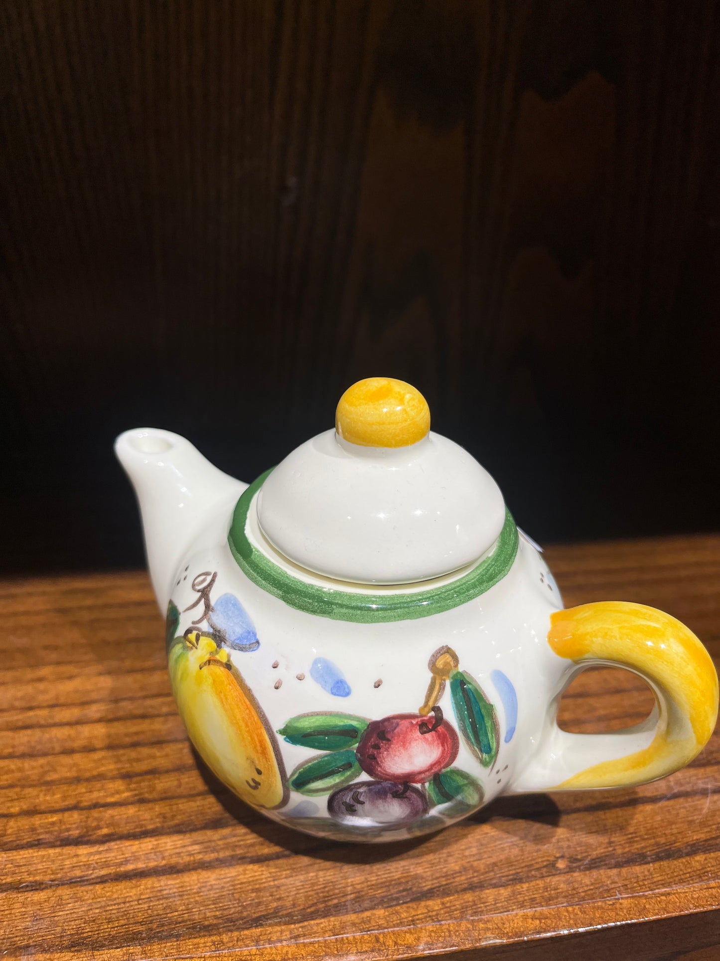 ceramic tea pot